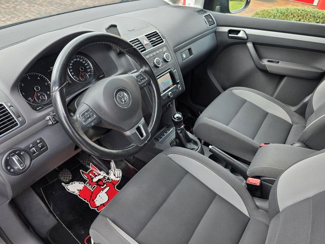 VW Touran — Foto 16
