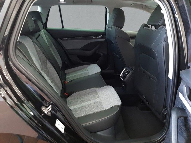 Fahrzeugabbildung Skoda Octavia Combi Selection 2.0TDI DSG PANO Lodge