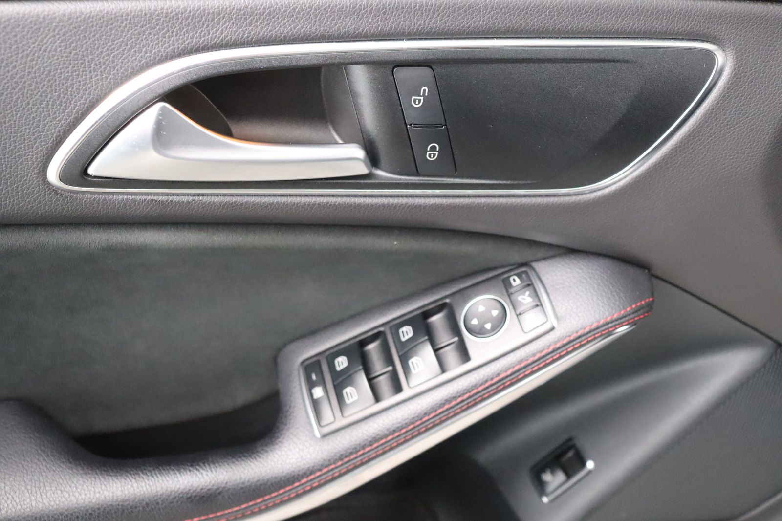 Fahrzeugabbildung Mercedes-Benz CLA 45 AMG 4Matic Coupe * Led * Navi * Alcantara