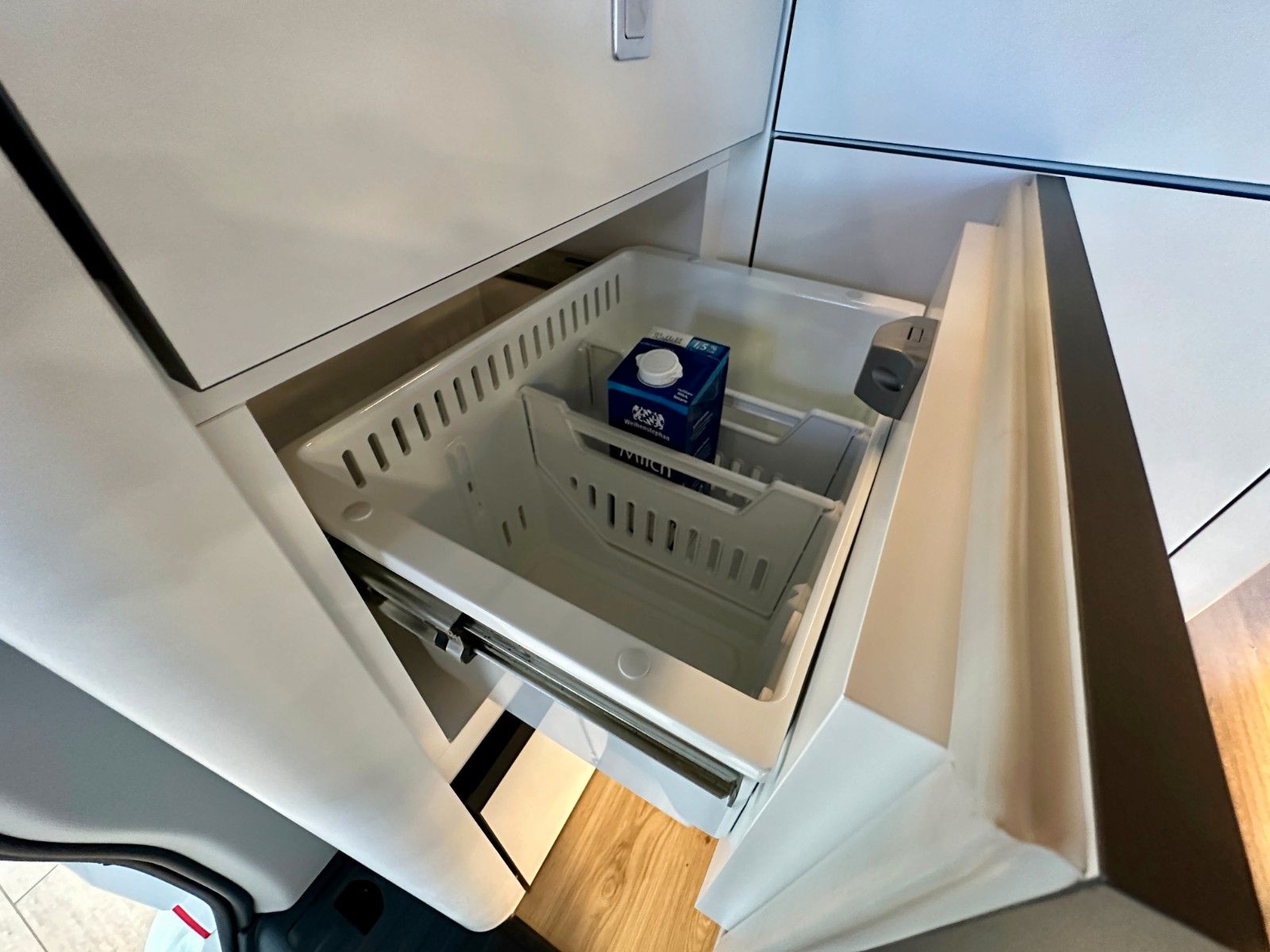 Vehicle details page 10 Vehicle image: Ford Nugget L1 Titanium | New Model V710