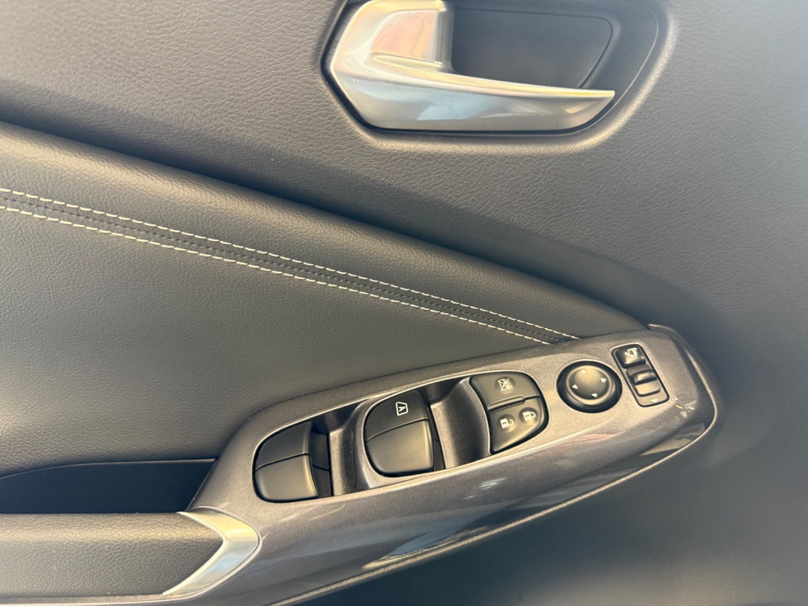 Fahrzeugabbildung Nissan Juke Hybrid N-Connecta-Klimaauto., beh.Frontsch.