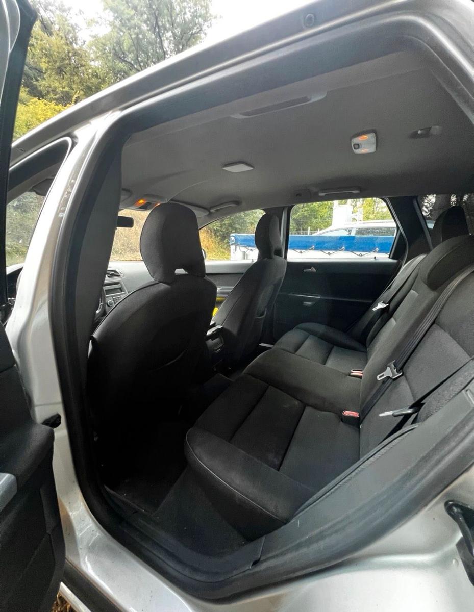 Volvo V50 2010 — photo 5
