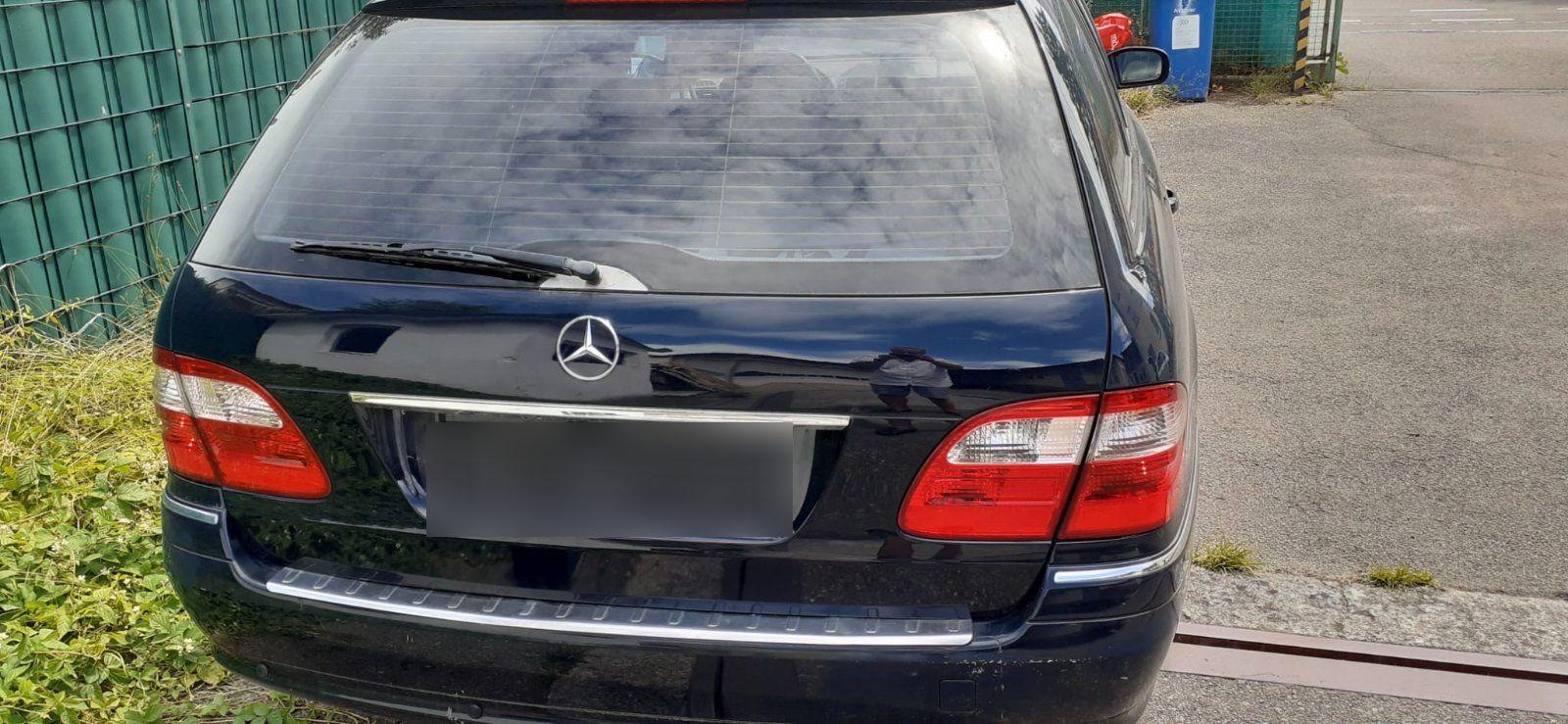 Mercedes-Benz E240 2005 — photo 6