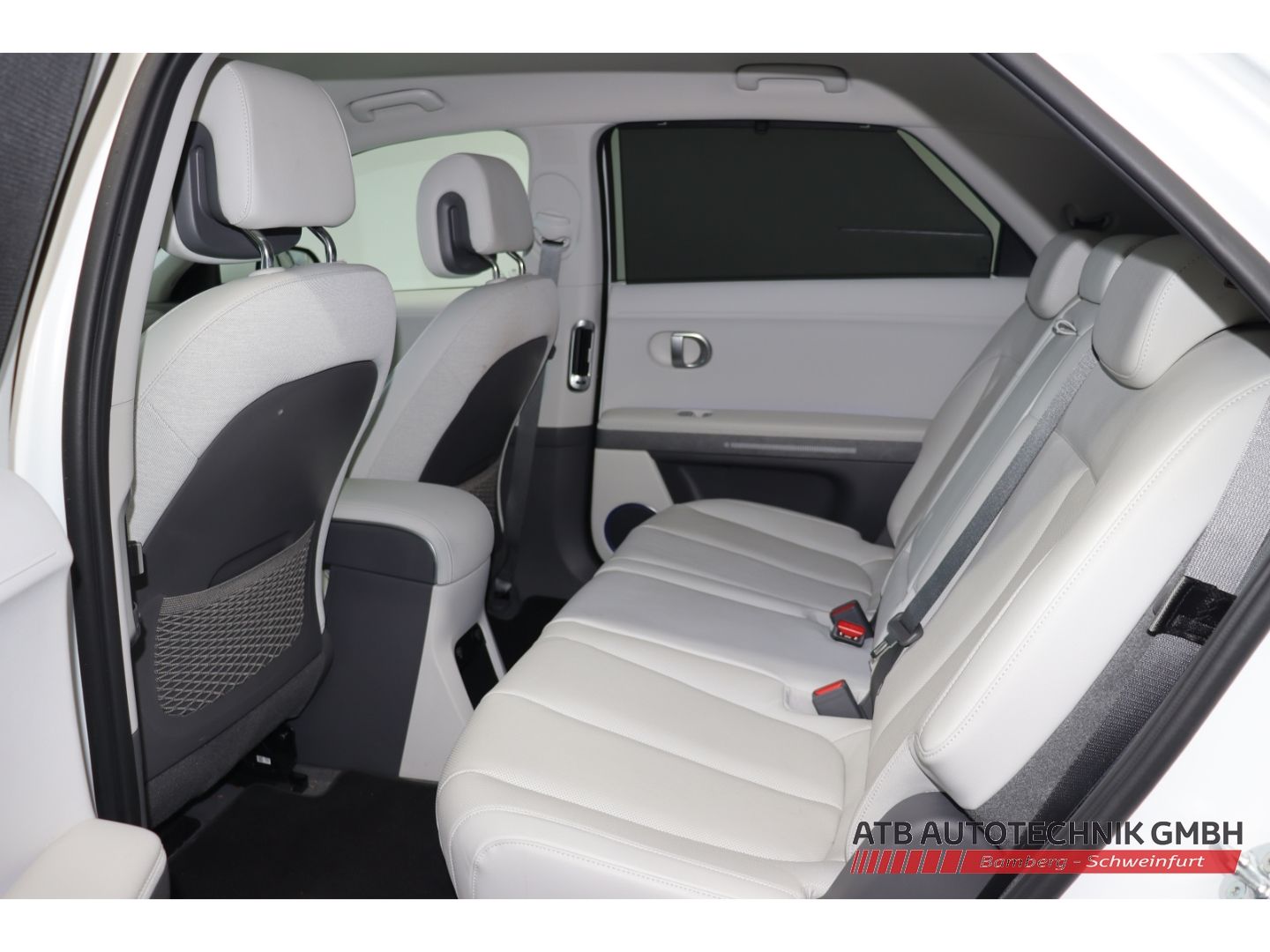 Fahrzeugabbildung Hyundai IONIQ 5 77,4 kWh UNIQ 4WD 98,9% SOH HUD Navi Sou