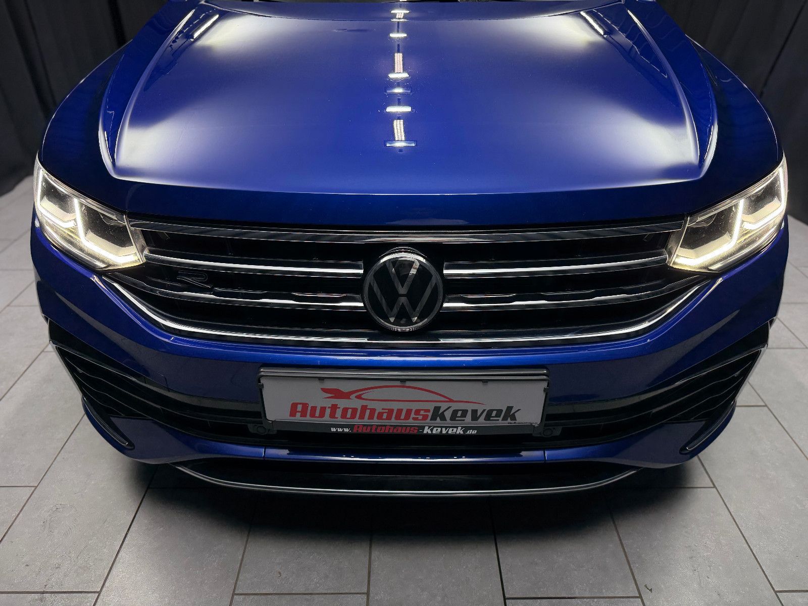 Fahrzeugabbildung Volkswagen Volkswagen Tiguan R-Line 4Motion|MATRIX|PANO|AHK