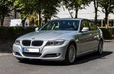 BMW E90 320i - BMW 320: 320i E90