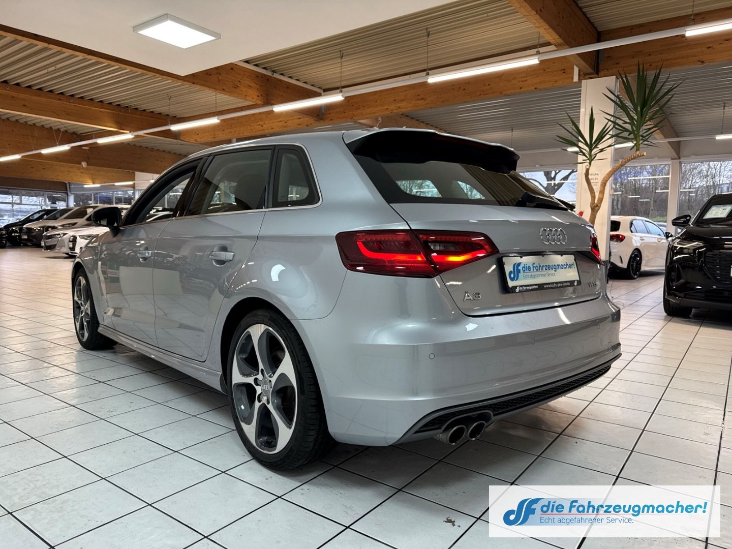 Fahrzeugabbildung Audi A3 Sportback Ambition S line Bi-Xenon 2-Zonen-Kl