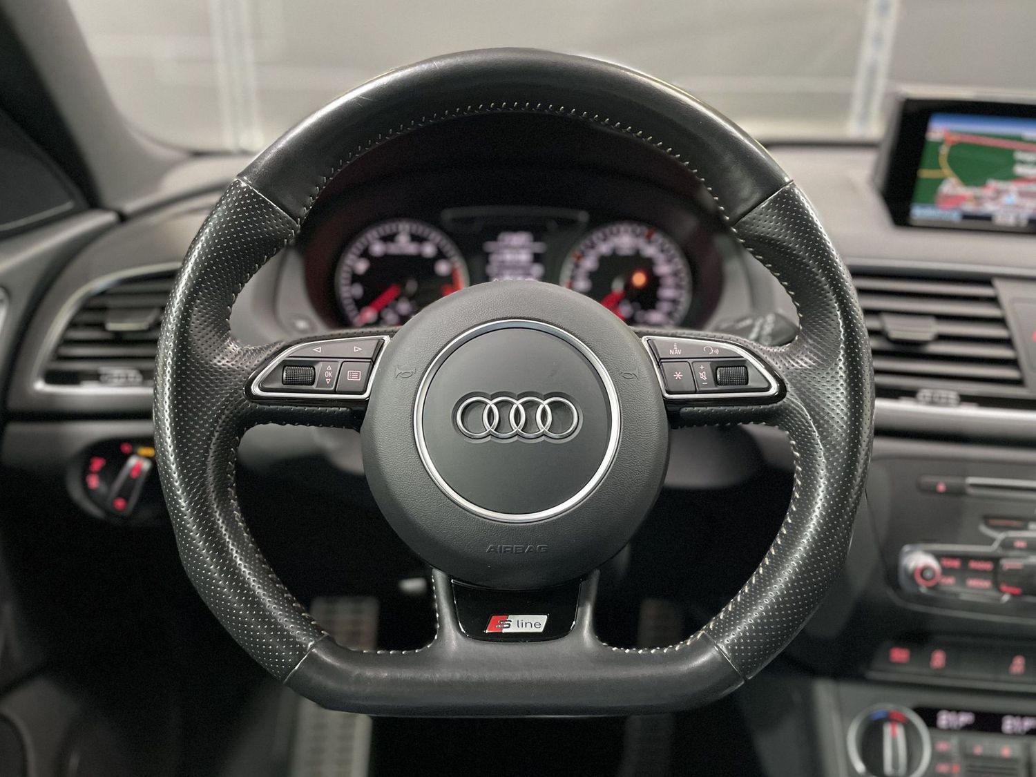 Fahrzeugabbildung Audi Q3 2.0TFSI quat S line Competition#LED#Black#20"