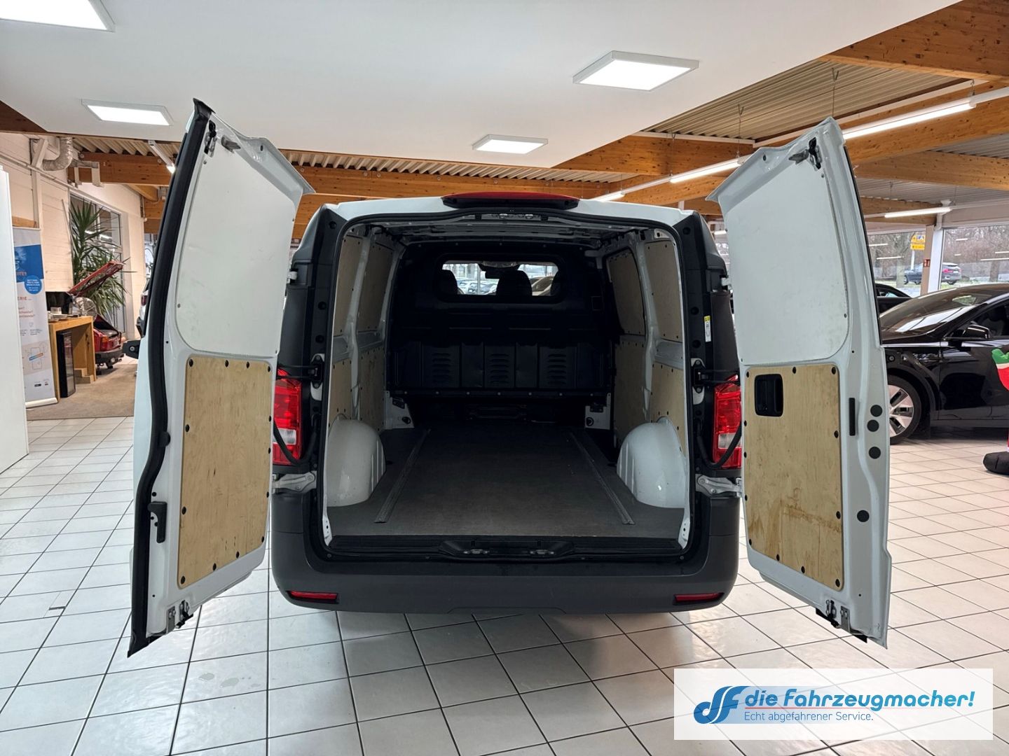 Fahrzeugabbildung Mercedes-Benz Vito Kasten 116 CDI RWD PRO lang Navi Apple CarP