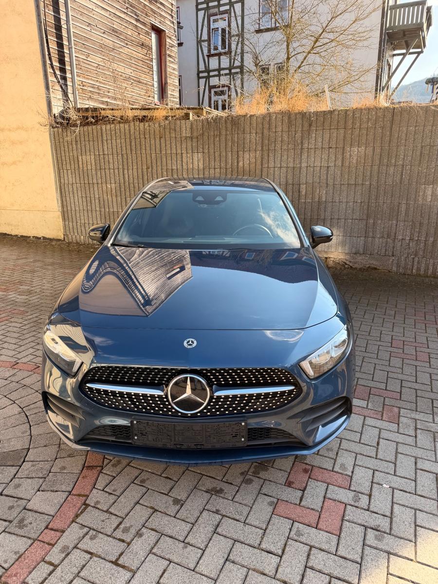 Mercedes-Benz A 250 A 250e AMG Line