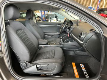 Audi A3 attraction **BiXENON*TÜV*KLIMA*TEMPOMAT*
