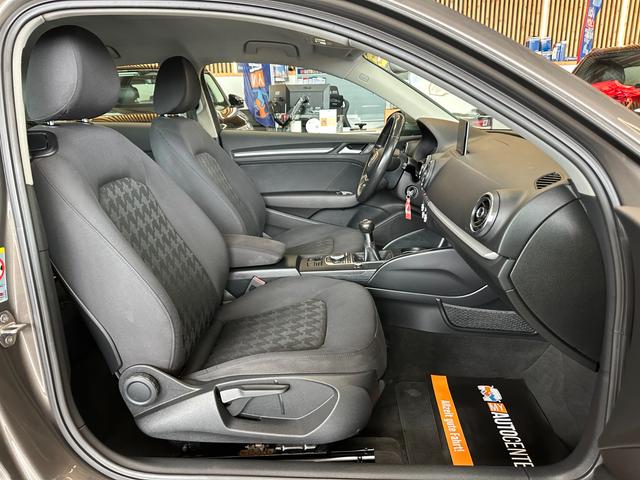 AUDI A3 1.4 TFSI 122ch ATTRACTION - BI-XÉNON - SIÈGES CHAUFFANTS - CLIM BIZONE - RÉGULATEUR DE VITESSE