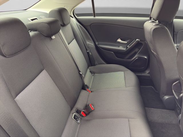 Fahrzeugabbildung Mercedes-Benz A 250 e Navi+MBUX+Spur+CarPlay+DAB