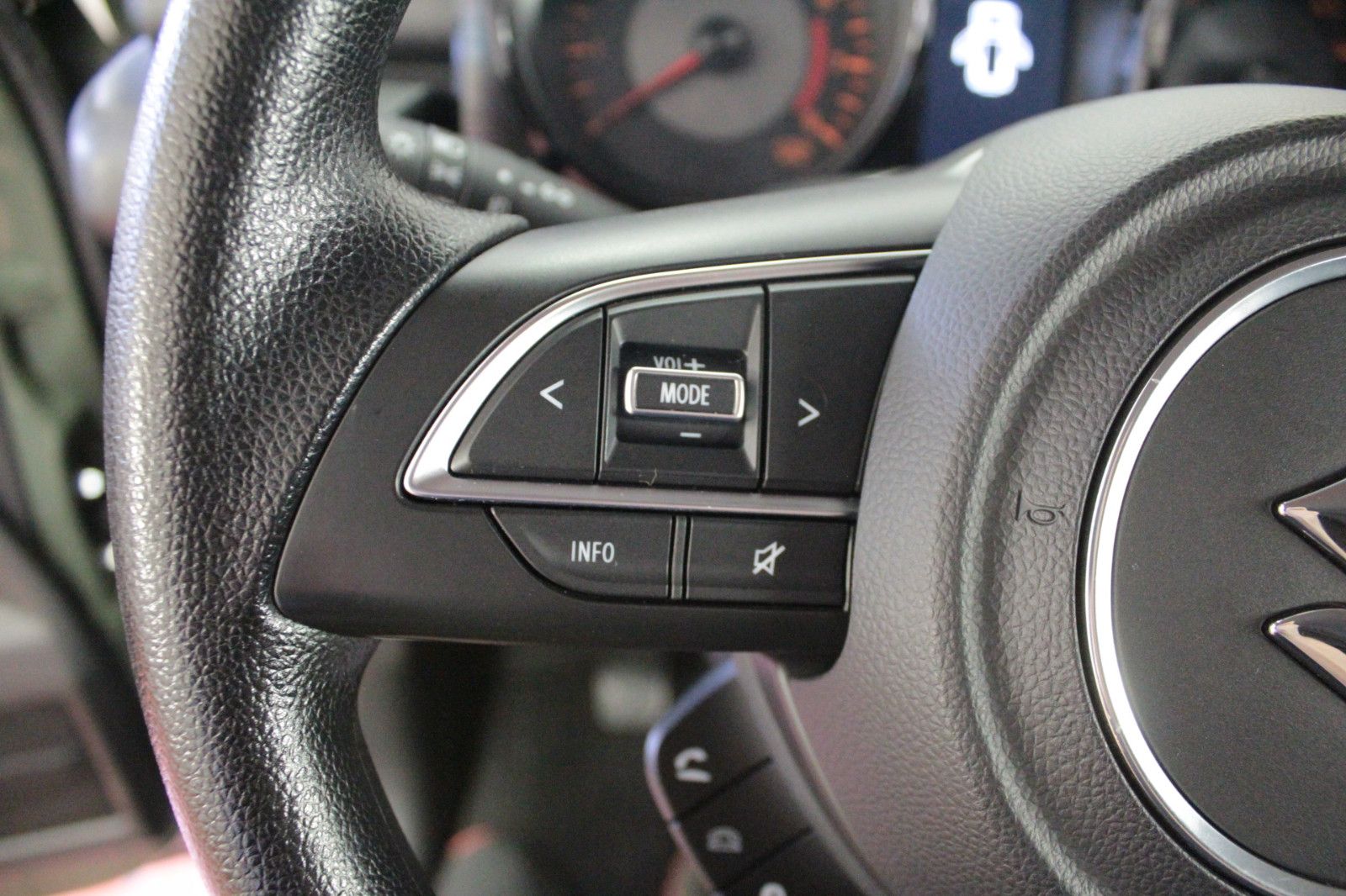 Fahrzeugabbildung Suzuki Jimny AllGrip NFZ Comfort *TOP-ZUSTAND!!!*