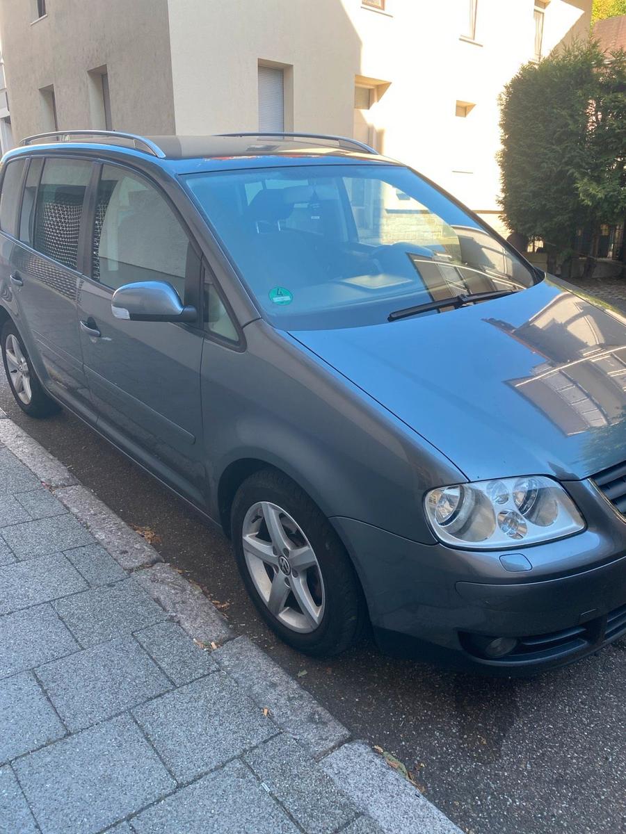 Volkswagen Touran 2004 — engine 140 HP (103kW)