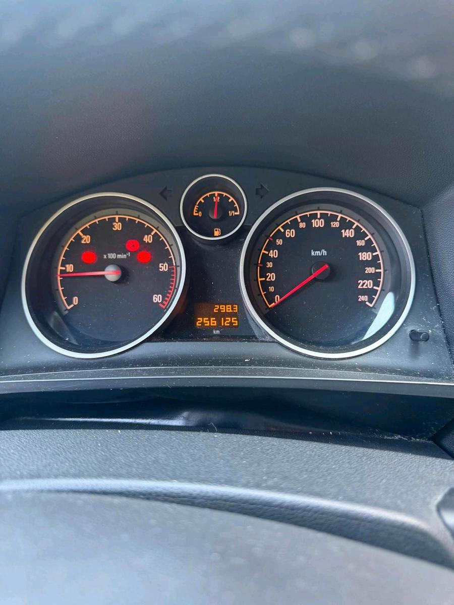 Opel Zafira 2011 — photo 8