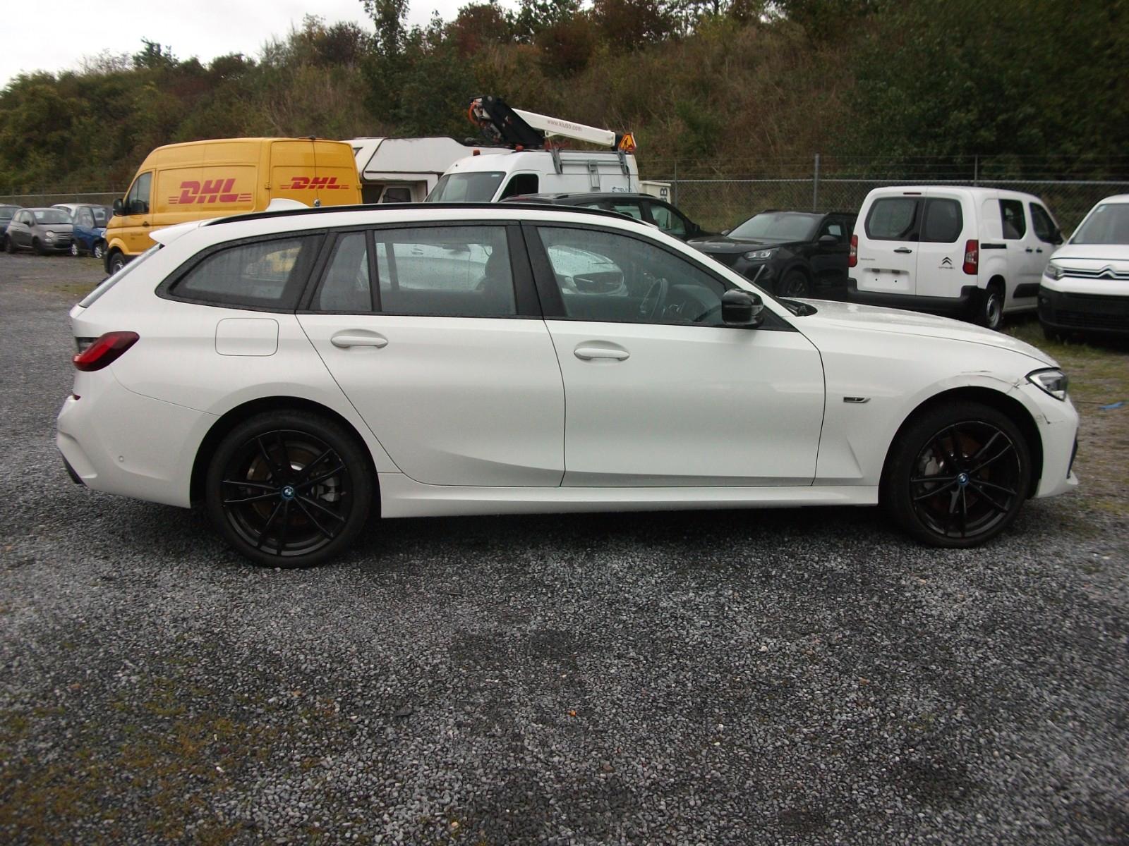 BMW 3 Touring 330 e HYBRIDE.M Sport.PANODACH...