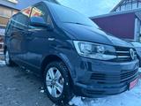 Volkswagen T6 Multivan 2.0TDI AHK/SHZ/KAMERA - blaue Volkswagen T6 Multivan