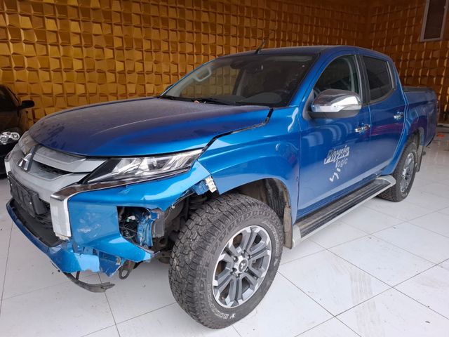 Mitsubishi L200 Plus Doppelkabine 4WD/AUTOMATIK/LED/10500KM