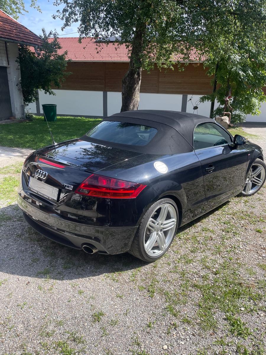 Audi TT Roadster 2.0 TFSI S tronic quattro -