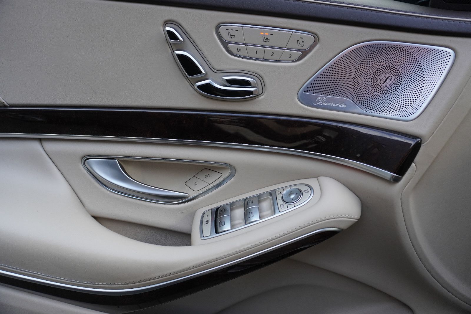 Fahrzeugabbildung Mercedes-Benz S 560 4Matic L