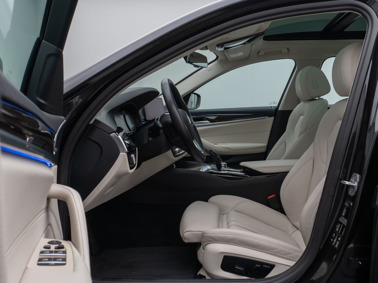 Fahrzeugabbildung BMW 540i xD Panorama 360°DAB Fernlichtassist Sport