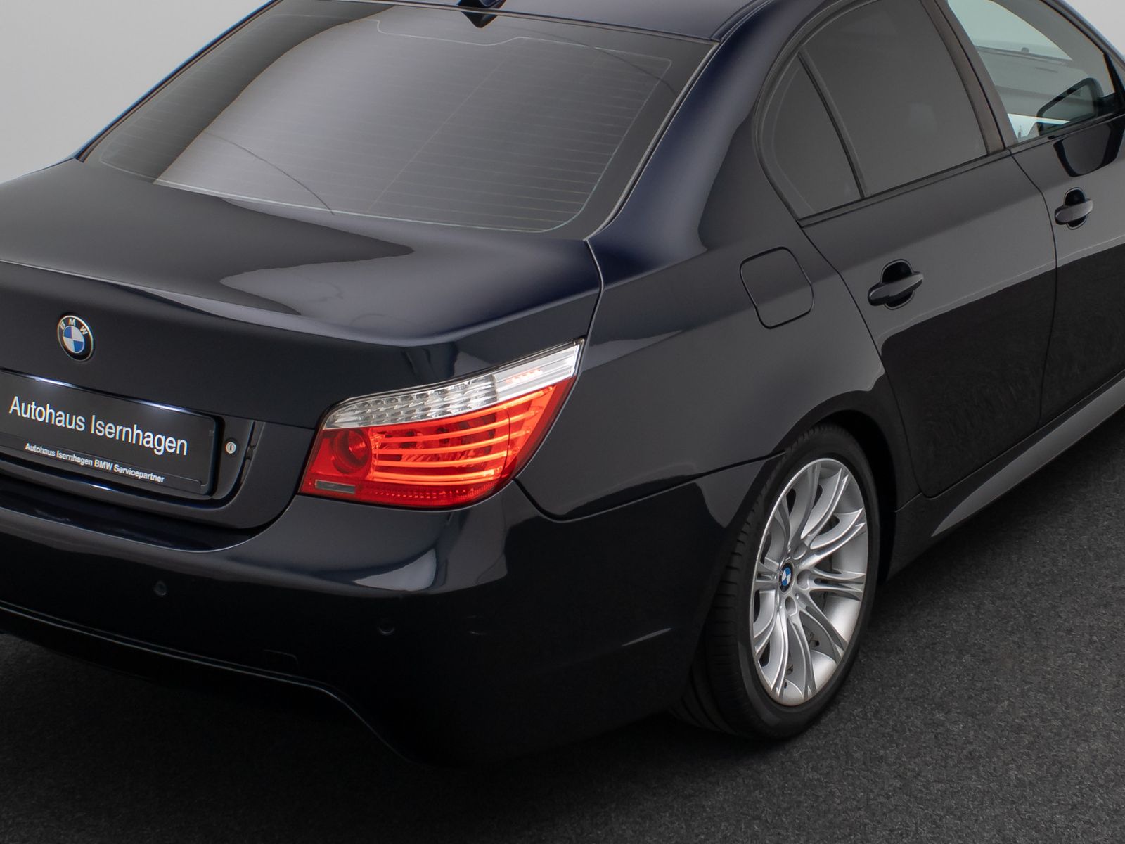 Fahrzeugabbildung BMW 530i M Sport Xenon NaviPro AHK HiFi Memory Leder