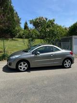 Peugeot 207 CC Black & White Edition 120 Black & Whi... - Peugeot 207 W* mit Benzin-Antrieb