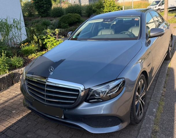 MERCEDES-BENZ E 200 d Autom. - Taxi 1. Hand