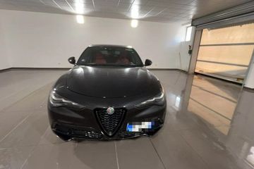 Alfa-Romeo Stelvio - 2
