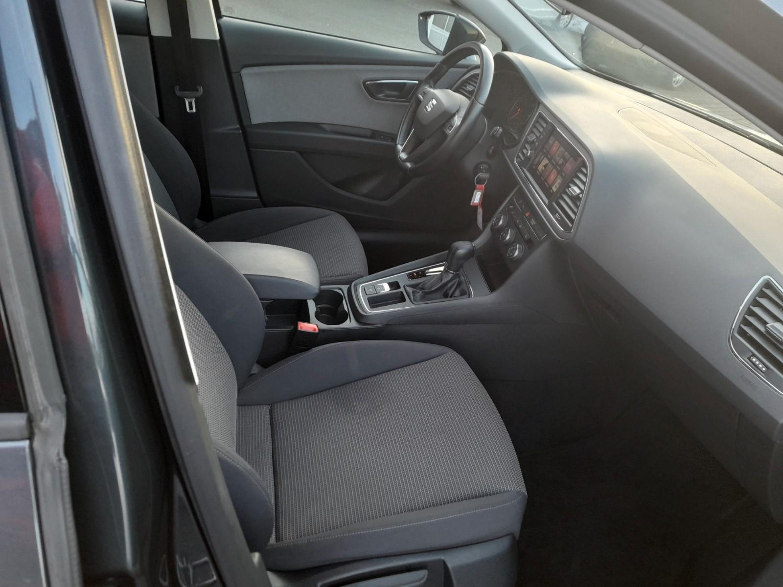 Seat Leon 1.6 TDI ST Style NAVI/SHZG/PDC/KLIMAANLAGE
