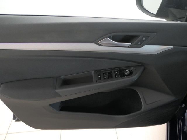 Golf VIII Variant 2.0 TDI DSG Life Bluetooth LED