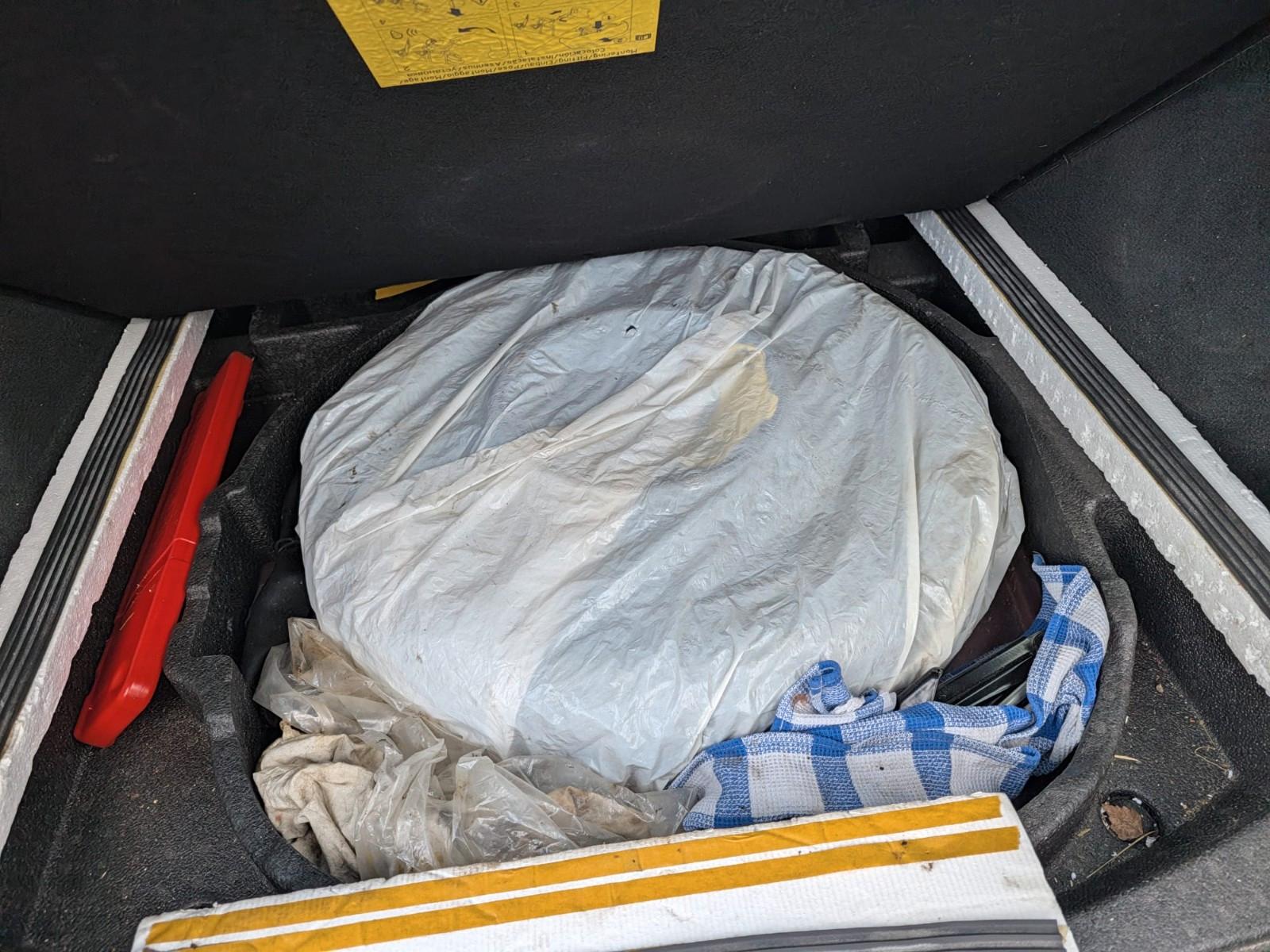 Volvo V50 2011 — photo 11