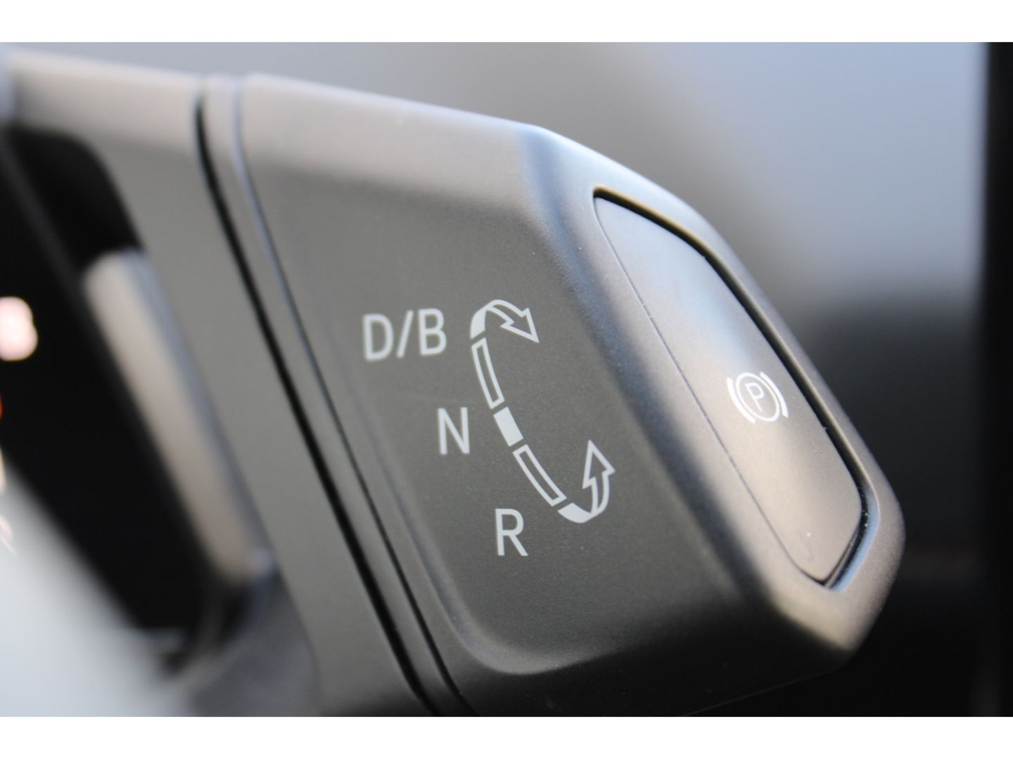 Fahrzeugabbildung CUPRA Born 170 kW LED GRA RFK Navi PDC vo+hi GJR SHZg