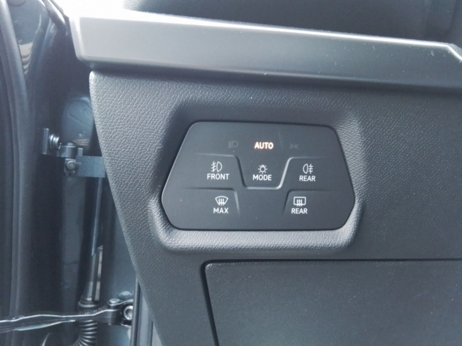 Fahrzeugabbildung CUPRA Formentor VZ 1.5 TSI e-Hybrid 200 kW AHK