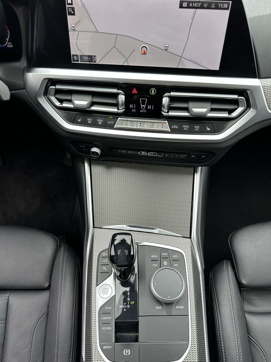 Fahrzeugabbildung BMW 320d Touring M-Sport NAV+LED+PANO+H&K+ACC+360°