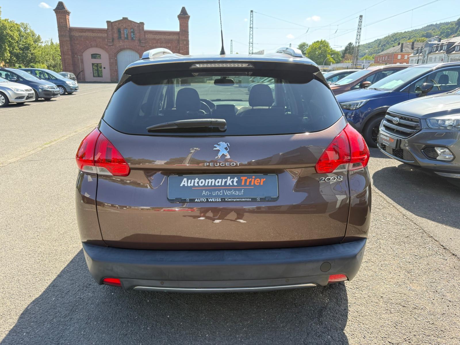 Peugeot 2008 Allure! TÜV NEU! Bordcomputer! Wenig KM!