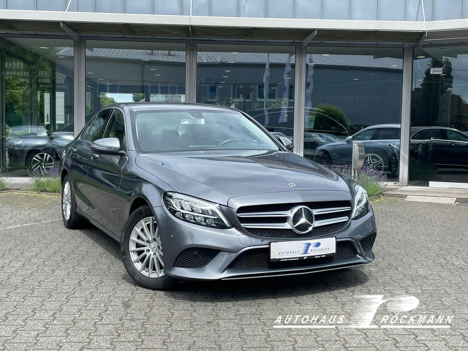 Mercedes-Benz C 220 D Lim Aut. AHK Navi Teilleder Kamera