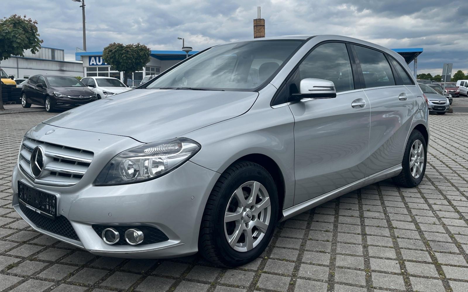 Mercedes-Benz B 180 Lim. 1-Hd.|Park|SHZ|AHK|