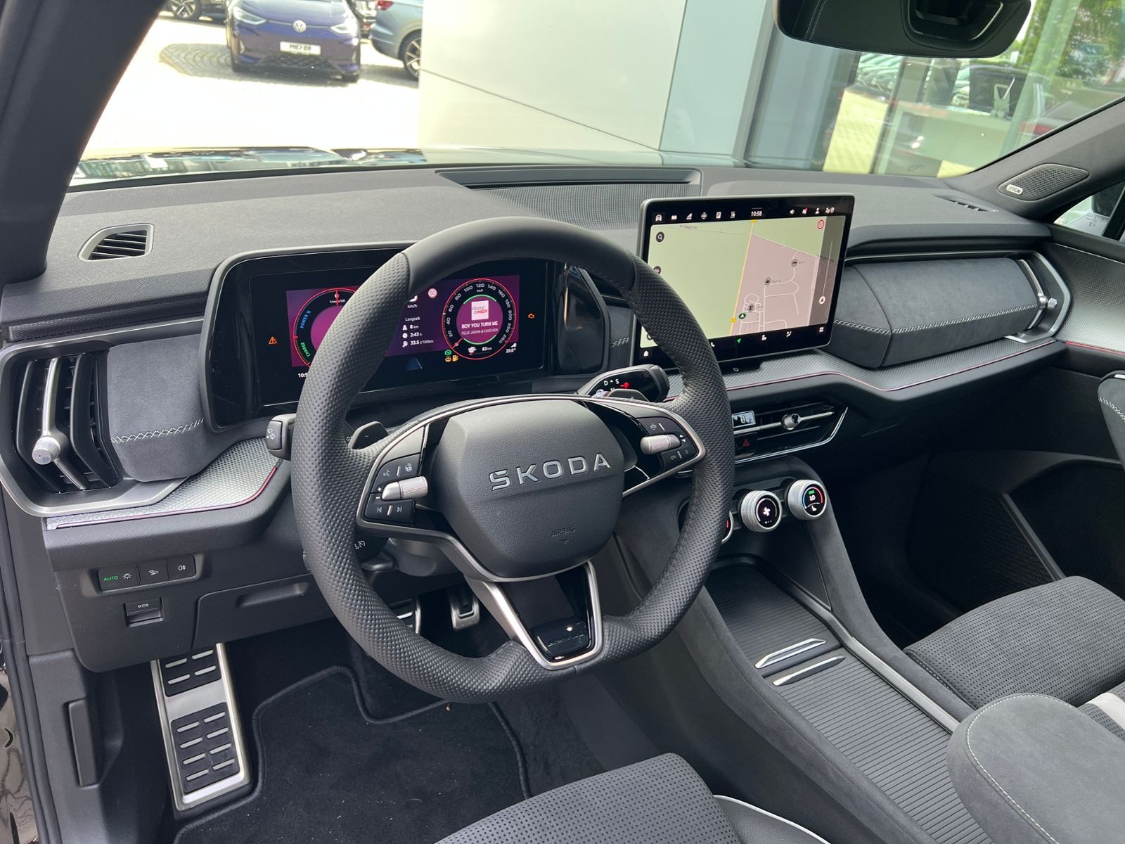 Fahrzeugabbildung SKODA Kodiaq Sportline 1.5 TSI IV DSG *LED, Navi, AHK,