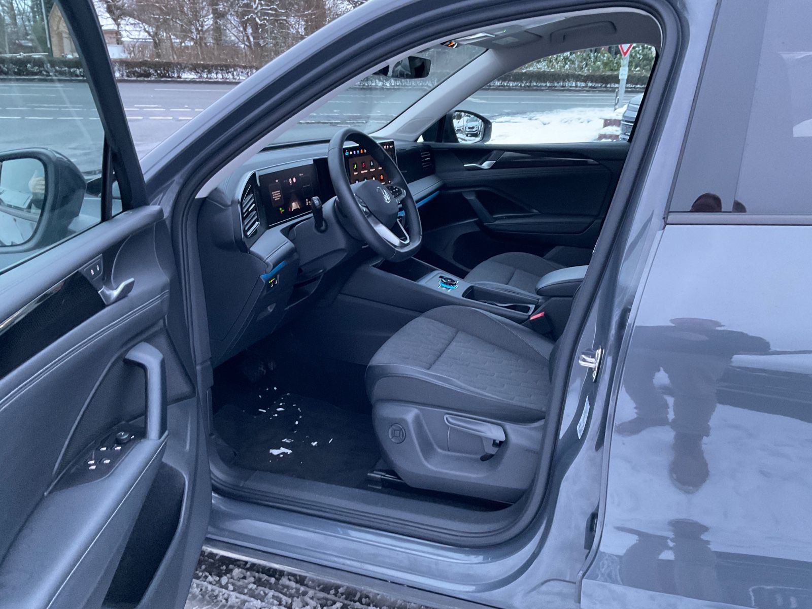 Fahrzeugabbildung Volkswagen Tiguan 1.5 eTSI DSG Life,Kamera,ACC,LED