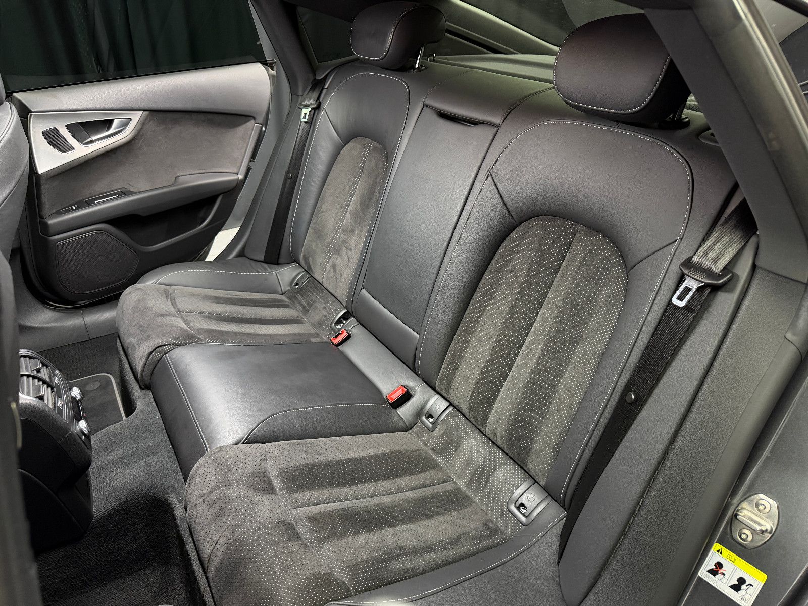 Fahrzeugabbildung Audi A7 Sportback 3.0 TDI quattro |S-LINE|HuD|PANO
