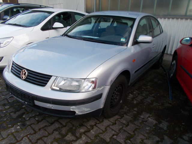 Volkswagen Passat Automatik nur 85 TKM