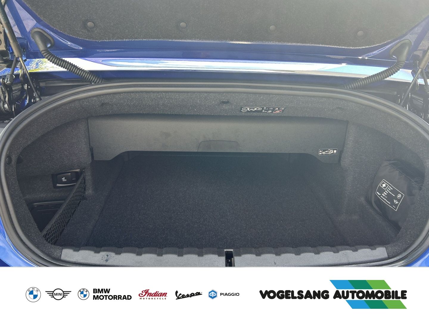 Fahrzeugabbildung BMW M440i xDrive Cabrio,AHK,SurroundView,H&KSound,Le