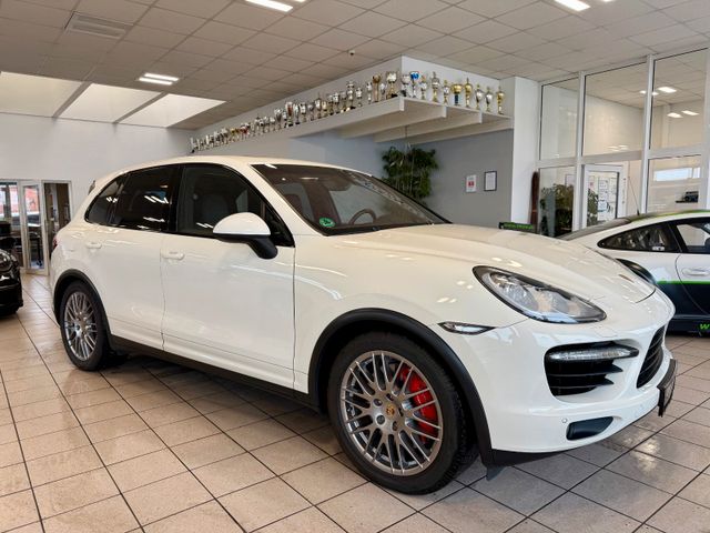 Porsche Cayenne Turbo Luftfederung/ Panorama/AHK/21Zoll