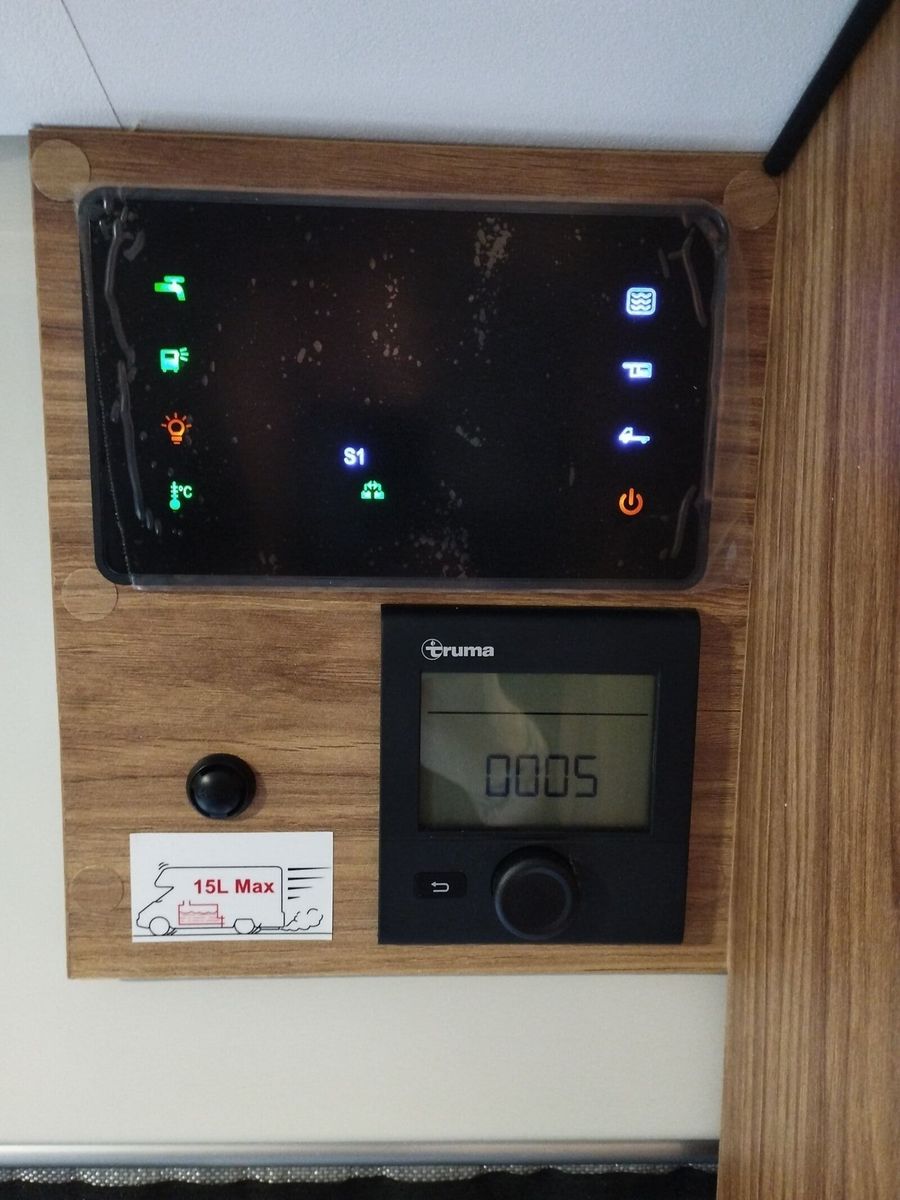 Fahrzeugabbildung Karmann Dexter 4x4 DE 570 AW Allrad, RFK, Beh. Abwassert