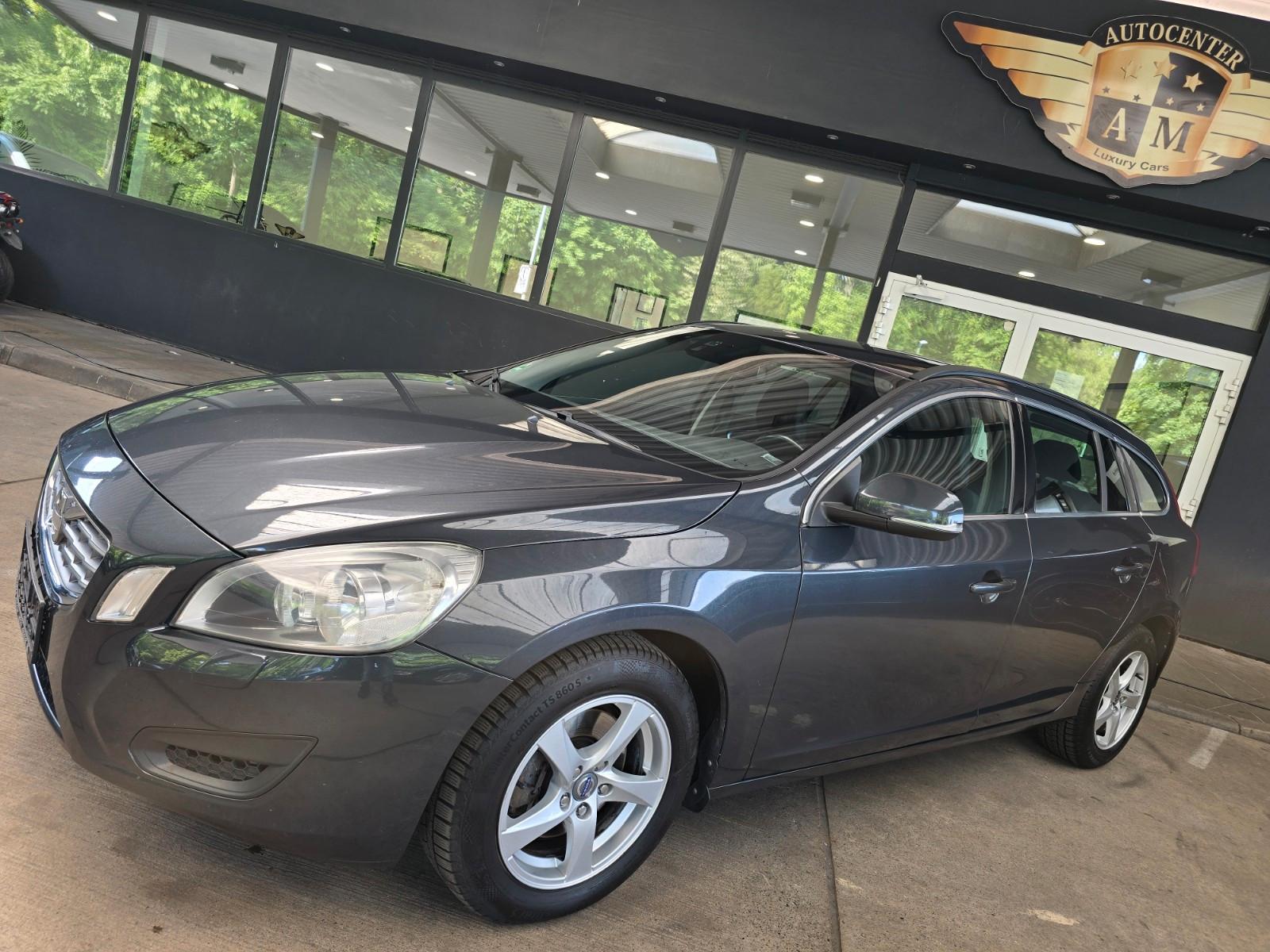 Volvo V60 2.0D Kombi AUTOMATIK Momentum SSD/BT/AHK