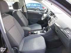 VW Tiguan 2.0 TDI Life DSG LED Navi Ahk Rfk ACC 17' VW Tiguan 2.0 TDI Life DSG LED Navi Ahk Rfk ACC 17'