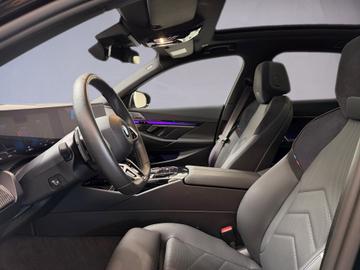 صورة 7 لـ 2023 BMW I5