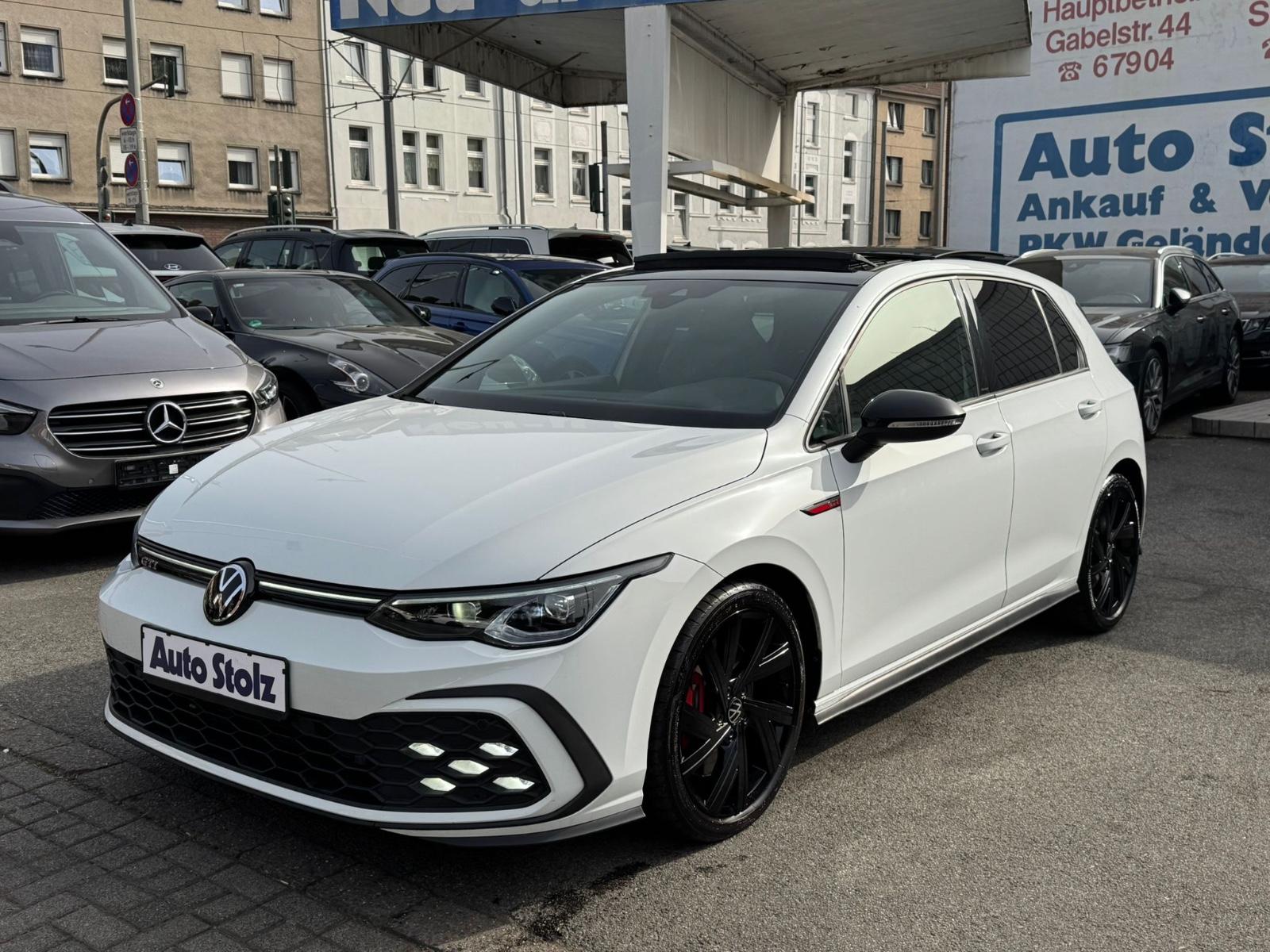 Volkswagen Golf VIII GTI PANORAMA,ALCANTARA,R-KAMERA,MATRIX